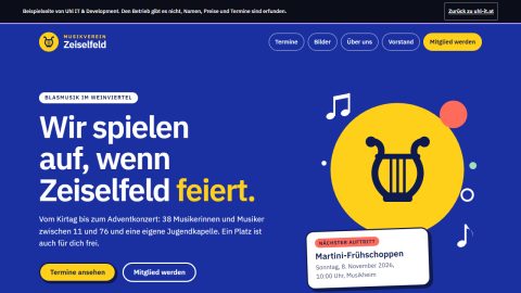 Erster Bildschirm der Beispielseite „Musikverein Zeiselfeld“: Hinweisbanner, Überschrift „Wir spielen auf, wenn Zeiselfeld feiert.“, Lyra im gelben Kreis und Karte „Nächster Auftritt“