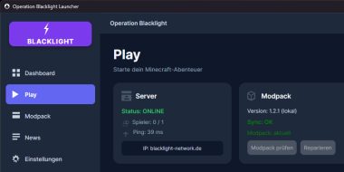 Startansicht des Operation-Blacklight-Launchers: Menü, Server-Status „Online“ und Modpack-Abgleich mit „Sync: OK“